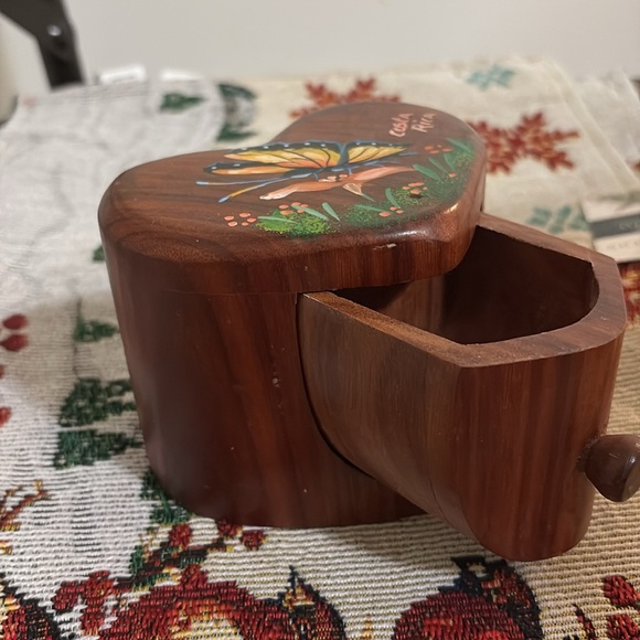 Costa Rica Wooden Heart Box with Butterfly Design - Picture 2 of 4